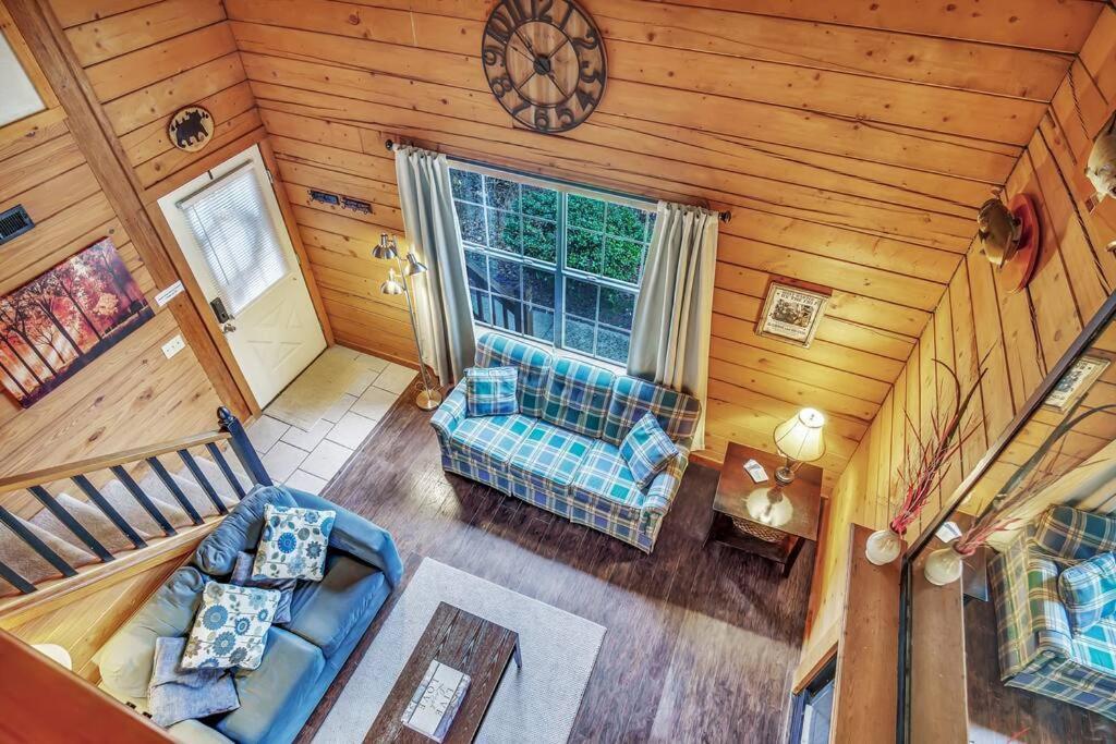 3 Bedroom Log Cabin Condo Close To Everything! Брэнсон Экстерьер фото