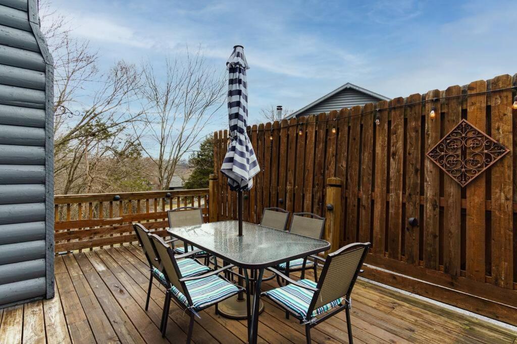 3 Bedroom Log Cabin Condo Close To Everything! Брэнсон Экстерьер фото